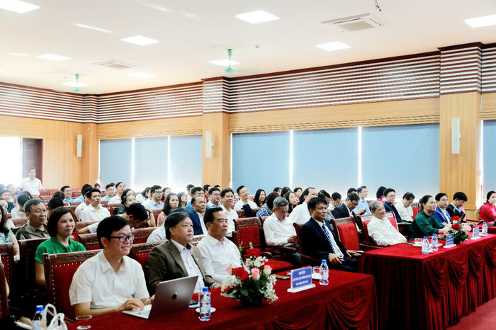 Các đại biểu tham dự hội thảo (Ảnh: LT) GDVN_hoi-thao-y-duoc-5.jpg
