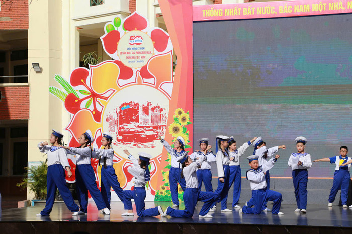 Các em học sinh thể hiện được một Hải Phòng phát triển cùng đất nước (Ảnh: LT) GDVN_nth-cd-doi-11.jpg