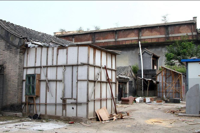 Trường quay Bắc Kinh vốn được nhiều người coi là một hạng mục công trính kiến trúc văn hóa, đồng thời còn là nơi lưu giữ lịch sử của điện ảnh Trung Quốc thời kỳ đầu. Trường quay Bắc Kinh vốn được nhiều người coi là một hạng mục công trính kiến trúc văn hóa, đồng thời còn là nơi lưu giữ lịch sử của điện ảnh Trung Quốc thời kỳ đầu.