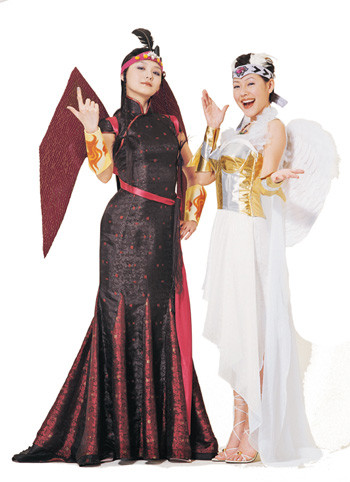 Trong tạo hình một game trực tuyến cổ linh tinh quái, hai chị em họ Từ hóa thân thành các thiên thần có cánh, nhưng cô chị Từ Hy Viên vốn ôn hòa và hiền dịu lại vào vai thiên thần ác, trong khi cô em Từ Hy Đệ nhí nhảnh, tinh ranh hơn lại vào vai một thiên thần thiện. Trong tạo hình một game trực tuyến cổ linh tinh quái, hai chị em họ Từ hóa thân thành các thiên thần có cánh, nhưng cô chị Từ Hy Viên vốn ôn hòa và hiền dịu lại vào vai thiên thần ác, trong khi cô em Từ Hy Đệ nhí nhảnh, tinh ranh hơn lại vào vai một thiên thần thiện.