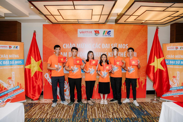 Em Nguyễn Đức Phát và em Thái Bảo Ngọc, sinh viên Trường Đại học Hàng hải Việt Nam là hai trong sáu đại diện của Việt Nam tham dự Vòng chung kết thế giới năm nay (Ảnh: Nhà trường cung cấp) Em Nguyễn Đức Phát và em Thái Bảo Ngọc, sinh viên Trường Đại học Hàng hải Việt Nam là hai trong sáu đại diện của Việt Nam tham dự Vòng chung kết thế giới năm nay (Ảnh: Nhà trường cung cấp)