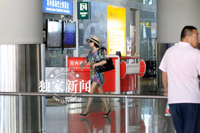 Lưu Hiểu Khánh trở thành một trong những người giàu nhất ở Trung Quốc, đứng vị trí thứ 45 trong Danh sách 50 doanh nhân giàu nhất Trung Quốc năm 1999 của Forbes.