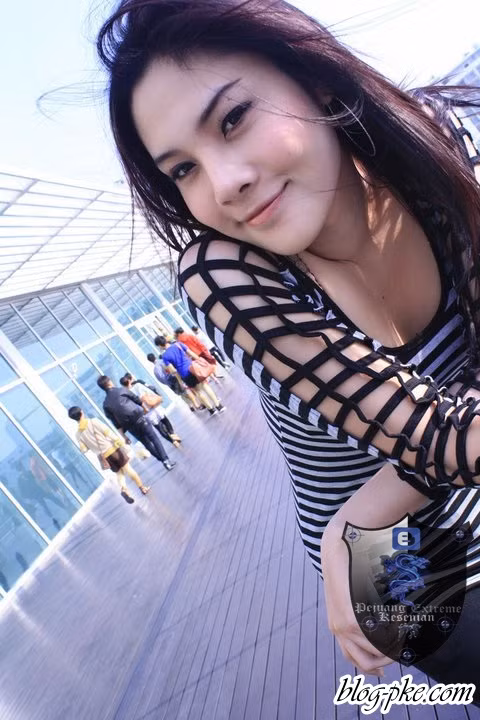 Cô gái chuyển giới Nantita Khumpiramon 27 tuổi với biệt tài hát bằng cả giọng nam và nữ