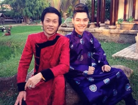 Cao Hữu Thiên với bố nuôi Hoài Linh