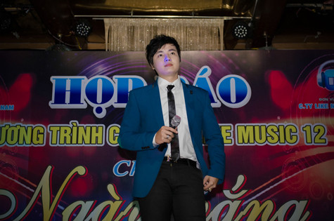 Ca sĩ Quang Hiếu cũng là ông bầu tổ chức liveshow 'Ngày nắng'