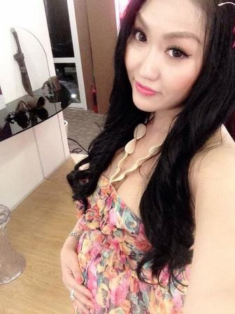 Bức ảnh khoe có bầu trên mạng xã hội của Phi Thanh Vân hóa ra là hình ảnh nhân vật của cô trong phim 'Nghiệt ngã'. Bức ảnh khoe có bầu trên mạng xã hội của Phi Thanh Vân hóa ra là hình ảnh nhân vật của cô trong phim 'Nghiệt ngã'.