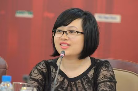Nhà báo Hoàng Thu Hằng