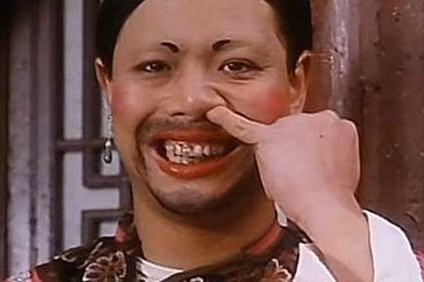 Châu Tinh Trì với màn ngoáy mũi kinh điển để đời.