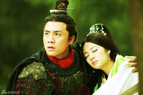 Cung nữ Hàn Đông Nhi (An Dĩ Hiên đóng) đem lòng yêu Mông Thiên Phóng (Đỗ Thuần đóng). Cung nữ Hàn Đông Nhi (An Dĩ Hiên đóng) đem lòng yêu Mông Thiên Phóng (Đỗ Thuần đóng).