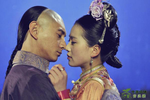 Rất nhiều khán giả nữ đặc biệt yêu thích các hoàng tử đẹp trai của bộ phim là Tứ a ca do Ngô Kỳ Long thể hiện và Bát a ca do Trịnh Gia Dĩnh thể hiện. Số phận của Nhược Hy (Lưu Thi Thi) với mối tình đầu đẹp đẽ cùng Bát a ca (Trịnh Gia Dĩnh) đã bị chôn vùi vào quá khứ bởi những toan tính và tham vọng quá lớn của con người này. Những tưởng Nhược Hy tìm được hạnh phúc bên Tứ Ca - Ung Chính (Ngô Kỳ Long) nhưng cuối cùng cô vẫn phải rời xa, để rồi chết mà lòng đầy đau khổ trong vòng tay của Thập Tứ A Ca. Rất nhiều khán giả nữ đặc biệt yêu thích các hoàng tử đẹp trai của bộ phim là Tứ a ca do Ngô Kỳ Long thể hiện và Bát a ca do Trịnh Gia Dĩnh thể hiện. Số phận của Nhược Hy (Lưu Thi Thi) với mối tình đầu đẹp đẽ cùng Bát a ca (Trịnh Gia Dĩnh) đã bị chôn vùi vào quá khứ bởi những toan tính và tham vọng quá lớn của con người này. Những tưởng Nhược Hy tìm được hạnh phúc bên Tứ Ca - Ung Chính (Ngô Kỳ Long) nhưng cuối cùng cô vẫn phải rời xa, để rồi chết mà lòng đầy đau khổ trong vòng tay của Thập Tứ A Ca.