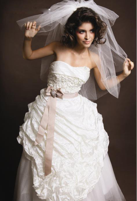 Andrea- chân dài 18 tuổi người Tây Ban Nha đang dần khẳng định vị thế trong làng thời trang Việt. Cô nàng sở hữu chiều cao lý tưởng, gương mặt thanh tú tuyệt đẹp. Andrea- chân dài 18 tuổi người Tây Ban Nha đang dần khẳng định vị thế trong làng thời trang Việt. Cô nàng sở hữu chiều cao lý tưởng, gương mặt thanh tú tuyệt đẹp.