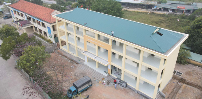 Tăng thêm 30 phòng học và phòng bộ môn, Trường Tiểu học Hải Hoà có thể gộp 2 điểm trường lẻ về khu trung tâm, đảm bảo việc thực hiện chương trình Giáo dục phổ thông 2018 (Ảnh: PL)