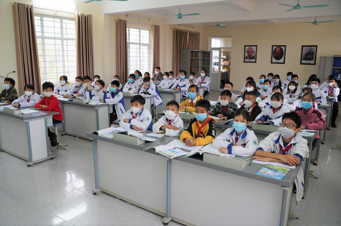 Nhà trường có đầy đủ phòng học bộ môn với trang thiết bị hiện đại (Ảnh: PL)