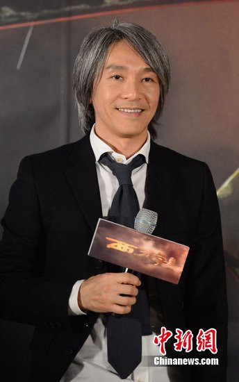 Nam tài tử Châu Tinh Trì với vai trò đạo diễn phiên bản hài Tây Du Ký.