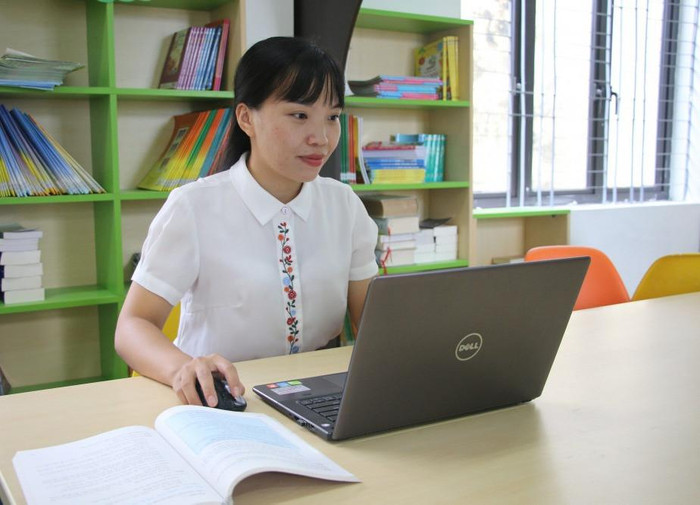 Cô giáo trẻ Vũ Thị Liên dành hết tâm huyết tuổi trẻ để vun đắp cho ngôi nhà thứ hai của học sinh vùng cao Bình Liêu (Ảnh: CTV) Cô giáo trẻ Vũ Thị Liên dành hết tâm huyết tuổi trẻ để vun đắp cho ngôi nhà thứ hai của học sinh vùng cao Bình Liêu (Ảnh: CTV)