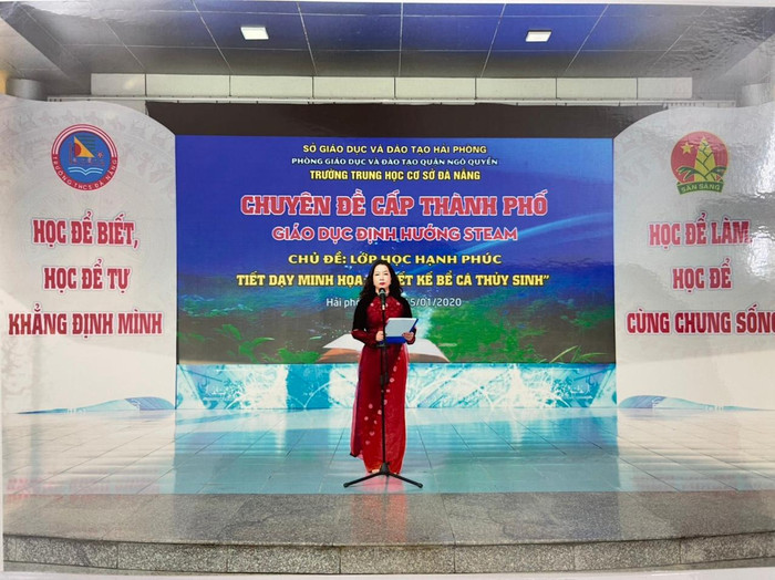 Dưới cương vị một nhà quản lý, cô Trịnh Thu Hương luôn thẳng thắn, không né tránh và không ngại ngần trong việc nâng cao chuyên môn của đội ngũ giáo viên nhà trường (Ảnh: nhân vật cung cấp). Dưới cương vị một nhà quản lý, cô Trịnh Thu Hương luôn thẳng thắn, không né tránh và không ngại ngần trong việc nâng cao chuyên môn của đội ngũ giáo viên nhà trường (Ảnh: nhân vật cung cấp).