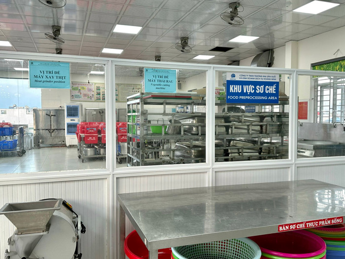Bếp ăn được chia làm các khu vực riêng biệt (Ảnh: LT) Bếp ăn được chia làm các khu vực riêng biệt (Ảnh: LT)