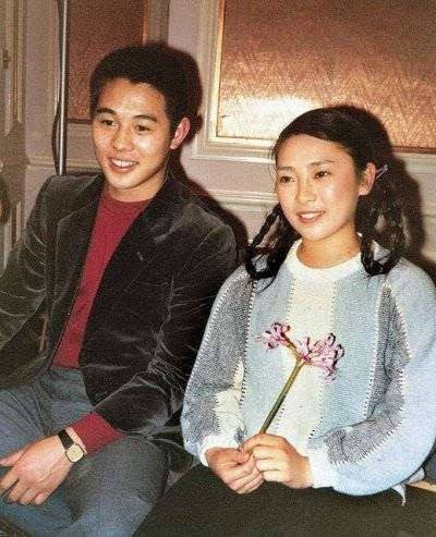 Lý Liên Kiệt và Hoàng Thu Yến khi còn là cặp ý chung nhân. Lý Liên Kiệt và Hoàng Thu Yến khi còn là cặp ý chung nhân.