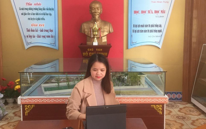 Cô giáo Đoàn Thị Thanh Huệ - Trường Trung học cơ sở Nguyễn Đức Cảnh đạt giải Nhất cuộc thi "Tuổi trẻ học tập và làm theo tư tưởng, đạo đức, phong cách Hồ Chí Minh" năm 2021 (Ảnh: NTCC) Cô giáo Đoàn Thị Thanh Huệ - Trường Trung học cơ sở Nguyễn Đức Cảnh đạt giải Nhất cuộc thi "Tuổi trẻ học tập và làm theo tư tưởng, đạo đức, phong cách Hồ Chí Minh" năm 2021 (Ảnh: NTCC)
