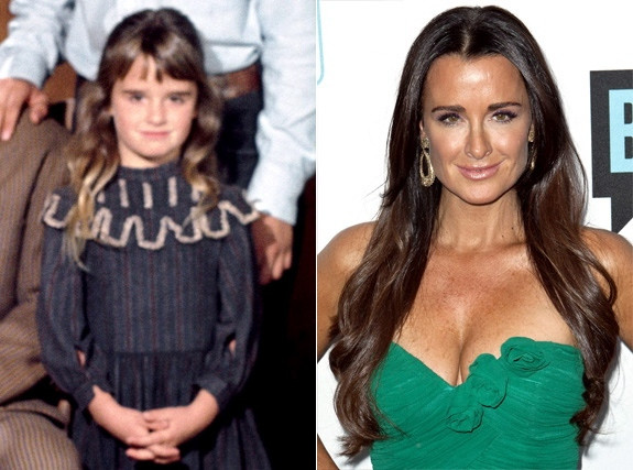 Kyle Richards trong vai Alicia Sanderson Edwards. Trước khi vào vai diễn nhỏ là cô con nuôi của bác Edwards trong Ngôi nhà nhỏ, Kyle từng xuất hiện trong một bộ phim dành cho thiếu nhi là “Halloween”. Vai diễn gần đây của cô là y tá Dori trong phim “ER”. Hiện tại, Kyle đang đóng trong loạt phim dài tập “Những bà vợ thực thụ ở đồi Beverly”. Kyle Richards trong vai Alicia Sanderson Edwards. Trước khi vào vai diễn nhỏ là cô con nuôi của bác Edwards trong Ngôi nhà nhỏ, Kyle từng xuất hiện trong một bộ phim dành cho thiếu nhi là “Halloween”. Vai diễn gần đây của cô là y tá Dori trong phim “ER”. Hiện tại, Kyle đang đóng trong loạt phim dài tập “Những bà vợ thực thụ ở đồi Beverly”.