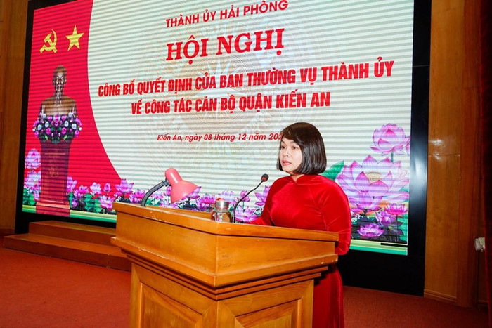 Bà Bùi Thị Tuyết Mai phát biểu nhận nhiệm vụ (Ảnh: ĐT) Bà Bùi Thị Tuyết Mai phát biểu nhận nhiệm vụ (Ảnh: ĐT)