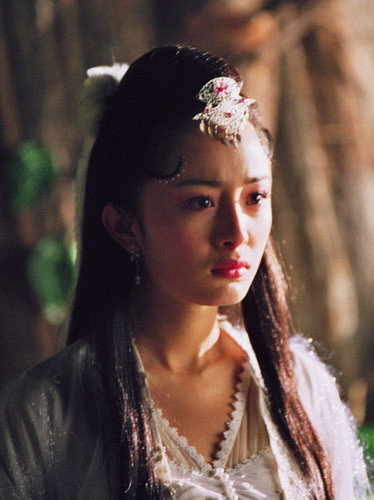 Dương Mịch – Liêu Trai Chí Dị (tập Thiện nữ u hồn – 2005) Nổi tiếng là mỹ nhân có gương mặt baby - đáng yêu hàng đầu làng giải trí Hoa ngữ, Dương Mịch đã vượt qua dư luận để hóa thân thành Hồ Ly Tinh mang vẻ đẹp ngây thơ "chết người". (Ảnh: eva) Xem thêm: Sao hoa ngữ đẹp hút hồn/ Mỹ nhân facebook Việt.