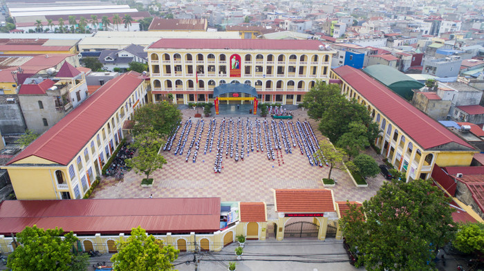 Trường Trung học cơ sở Lạc Viên được xây dựng đồng bộ, khang trang, hiện đại (Ảnh: Lã Tiến) Trường Trung học cơ sở Lạc Viên được xây dựng đồng bộ, khang trang, hiện đại (Ảnh: Lã Tiến)