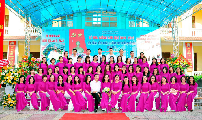 Đội ngũ cán bộ, giáo viên, nhân viên nhà trường đáp ứng được yêu cầu dạy và học trong giai đoạn hiện nay (Ảnh: Nhà trường cung cấp) Đội ngũ cán bộ, giáo viên, nhân viên nhà trường đáp ứng được yêu cầu dạy và học trong giai đoạn hiện nay (Ảnh: Nhà trường cung cấp)