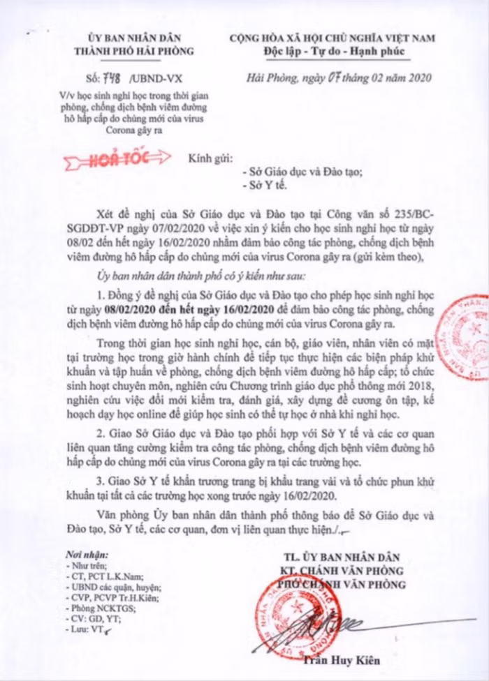 Công văn hỏa tốc của Ủy ban nhân dân thành phố Hải Phòng về việc tiếp tục cho học sinh nghỉ học (Ảnh: Lã Tiến) Công văn hỏa tốc của Ủy ban nhân dân thành phố Hải Phòng về việc tiếp tục cho học sinh nghỉ học (Ảnh: Lã Tiến)