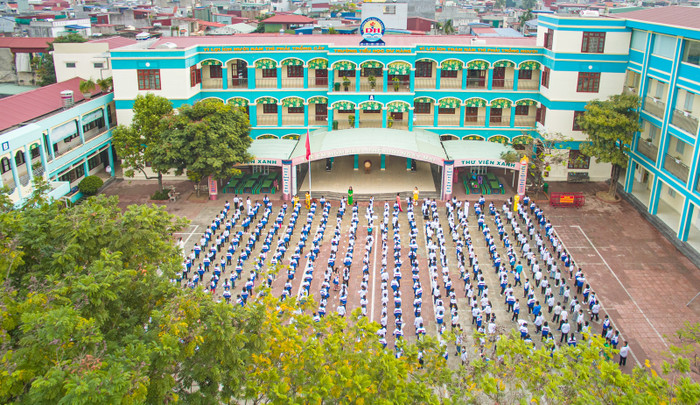 Chỉ trong 3 năm, Trường Tiểu học Dư Hàng đã khoác lên mình &quot;tấm áo mới&quot; với cơ sở vật chất khang trang, hiện đại (Ảnh: Lã Tiến)