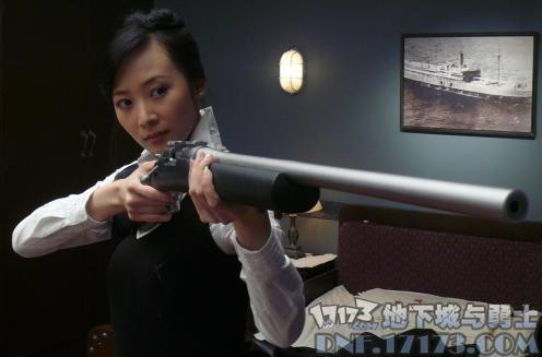 Khúc San San trong phim “Falcon 1949”.