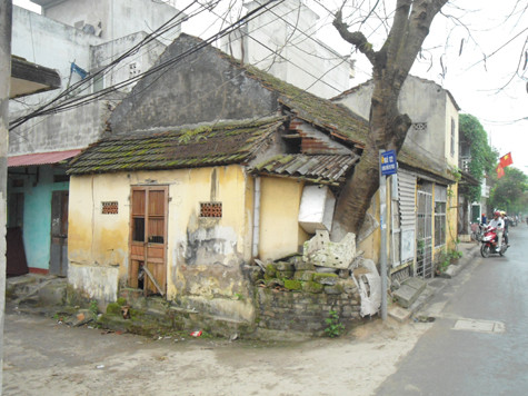 Góc căn nhà tềnh toàng nơi mà chị Linh vẫn gọi là hiệu thuốc Góc căn nhà tềnh toàng nơi mà chị Linh vẫn gọi là hiệu thuốc