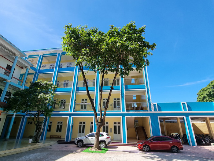 Trường Trung học cơ sở Hoàng Diệu được đầu tư khoảng 15 tỉ đồng xây mới một dãy nhà 4 tầng gồm 6 phòng học (giai đoạn 1) (Ảnh: LT)