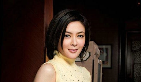 “Đệ nhất mỹ nữ Hồng Kông” Quan Chi Lâm có cha là người dân tộc Mãn. “Đệ nhất mỹ nữ Hồng Kông” Quan Chi Lâm có cha là người dân tộc Mãn.