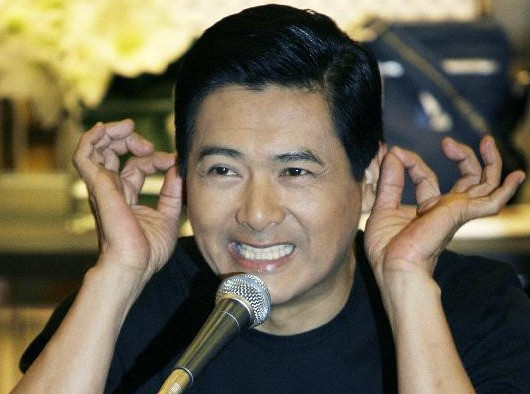 Châu Nhuận Phát cưa sừng làm nghé. Châu Nhuận Phát cưa sừng làm nghé.