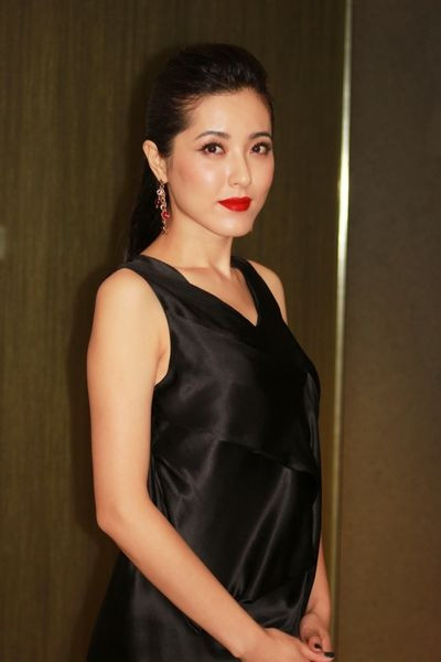 Nữ diễn viên Tăng Lệ cũng là tộc người Mãn. Nữ diễn viên Tăng Lệ cũng là tộc người Mãn.