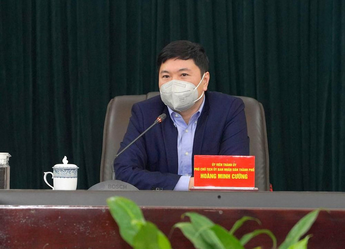 Phó Chủ tịch Uỷ ban nhân dân thành phố Hoàng Minh Cường nhấn mạnh, việc triển khai chữ ký số sớm là thách thức đặt ra, nhưng cũng là cơ hội để Hải Phòng trở thành một trong những địa phương đi đầu cả nước trong chuyển đổi số (Ảnh: CTTĐT) Phó Chủ tịch Uỷ ban nhân dân thành phố Hoàng Minh Cường nhấn mạnh, việc triển khai chữ ký số sớm là thách thức đặt ra, nhưng cũng là cơ hội để Hải Phòng trở thành một trong những địa phương đi đầu cả nước trong chuyển đổi số (Ảnh: CTTĐT)