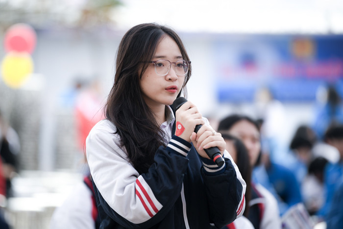 Học sinh trung học phổ thông tại tỉnh Nam Định rất quan tâm tới kỳ thi đánh giá năng lực, đánh giá tư duy (ảnh: LT) Học sinh trung học phổ thông tại tỉnh Nam Định rất quan tâm tới kỳ thi đánh giá năng lực, đánh giá tư duy (ảnh: LT)