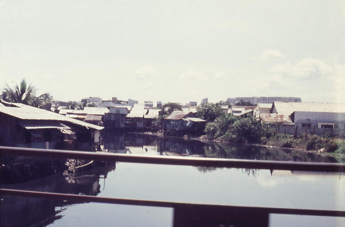 Ảnh chụp từ cầu Công Lý hướng về thượng lưu. Ảnh. Dave DeMIlner. Ảnh chụp từ cầu Công Lý hướng về thượng lưu. Ảnh. Dave DeMIlner.