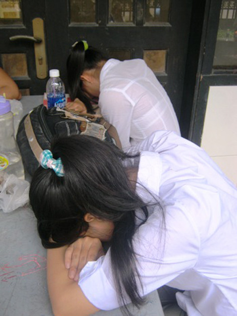 Căng thẳng cùng giấc ngủ chập chờn, không sâu dẫn đến việc nhiều sĩ tử gặp ác mộng vào mùa thi. Căng thẳng cùng giấc ngủ chập chờn, không sâu dẫn đến việc nhiều sĩ tử gặp ác mộng vào mùa thi.