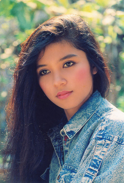 Kiểu tóc của Việt Trinh đơn giản và rất hợp thời. Vì vậy, nhiều bạn gái Bắc Kỳ thời bấy giờ cũng xăm xăm học theo mốt tóc này. Kiểu tóc của Việt Trinh đơn giản và rất hợp thời. Vì vậy, nhiều bạn gái Bắc Kỳ thời bấy giờ cũng xăm xăm học theo mốt tóc này.