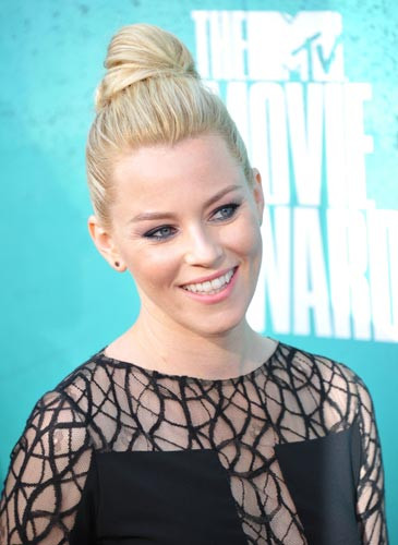 Nữ diễn viên Elizabeth Banks trong trang phục nằm trong bộ sưu tập của Elie Saab. Ảnh. AFP. Xem thêm: Cổ áo sơ mi: "biến điệu" thế nào để hợp mốt như Sao? Nữ diễn viên Elizabeth Banks trong trang phục nằm trong bộ sưu tập của Elie Saab. Ảnh. AFP. Xem thêm: Cổ áo sơ mi: "biến điệu" thế nào để hợp mốt như Sao?