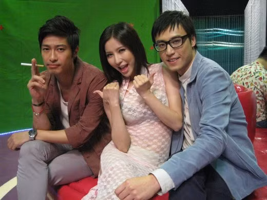 Nữ diễn viên Lý Mộc Tinh (giữa) sẽ vào vai Tiểu Long nữ trong phim.