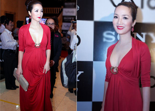 ... và vô cùng gợi cảm. ... và vô cùng gợi cảm.