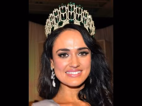 Marie sẽ chính thức bước vào tuổi 26 trong tháng tới nhưng khi tham dự cuộc thi thì cô đã khai gian xuống còn 24. Năm 2011, Mayo lần đầu tham dự cuộc thi sắc đẹp này và về nhì. Á hậu 1 Rebecca Maguire năm nay 20 tuổi đến từ Belfast chính thức trở thành hoa hậu Ireland và đại diện nước này tham dự Hoa hậu thế giới mới vừa diễn ra tại Nội Mông, Trung Quốc.