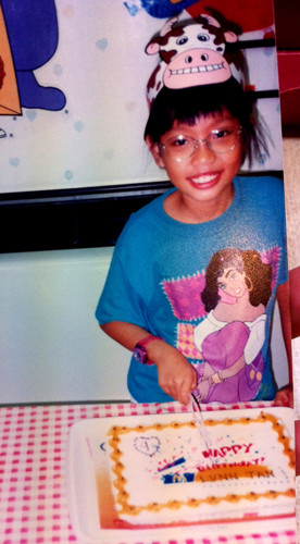 Lynn Tan hồi nhỏ năm cô lên 9 tuổi và từng nhận mình giống một chú vịt con xấu xí.