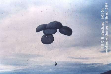 Các tay lính nhảy dù của quân đội Pháp. Các tay lính nhảy dù của quân đội Pháp.