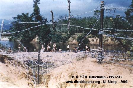 Khu vực chiếm đóng phía sông Nậm Rốn. Khu vực chiếm đóng phía sông Nậm Rốn.