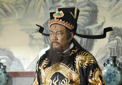 Kim Siêu Quần vai Bao Thanh Thiên trong phim cùng tên, sản xuất 1993. Kim Siêu Quần vai Bao Thanh Thiên trong phim cùng tên, sản xuất 1993.