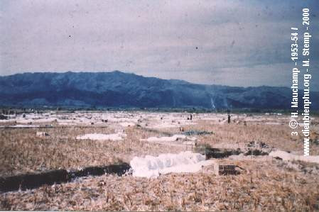 Khu vực bãi nhảy dù của sĩ quan Natasha. Khu vực bãi nhảy dù của sĩ quan Natasha.